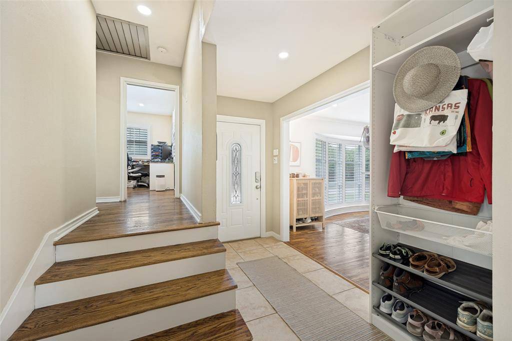 707 S Weatherred Drive, Richardson, TX 75080