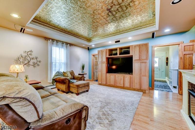 82 Newton Ave, Sussex Boro, NJ 07461