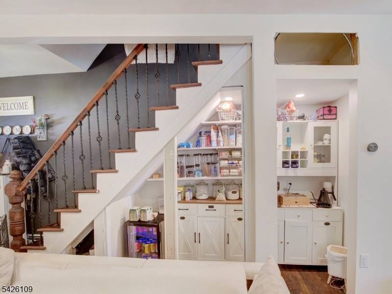 26 E 49Th St, Bayonne City, NJ 07002