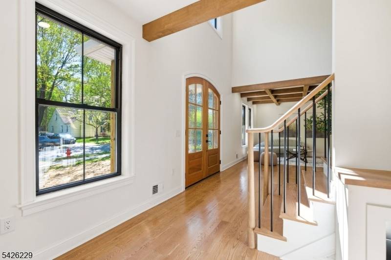 61 Hickory St, Metuchen Boro, NJ 08840