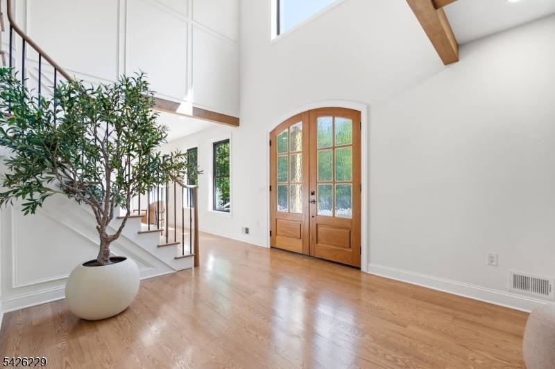 61 Hickory St, Metuchen Boro, NJ 08840