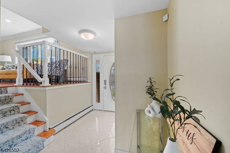 425 Victor St, Saddle Brook Twp., NJ 07663