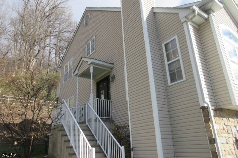 95 Pinehurst Dr, Washington Twp., NJ 07882