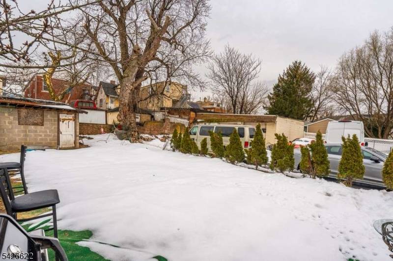 180 State St, Perth Amboy City, NJ 08861