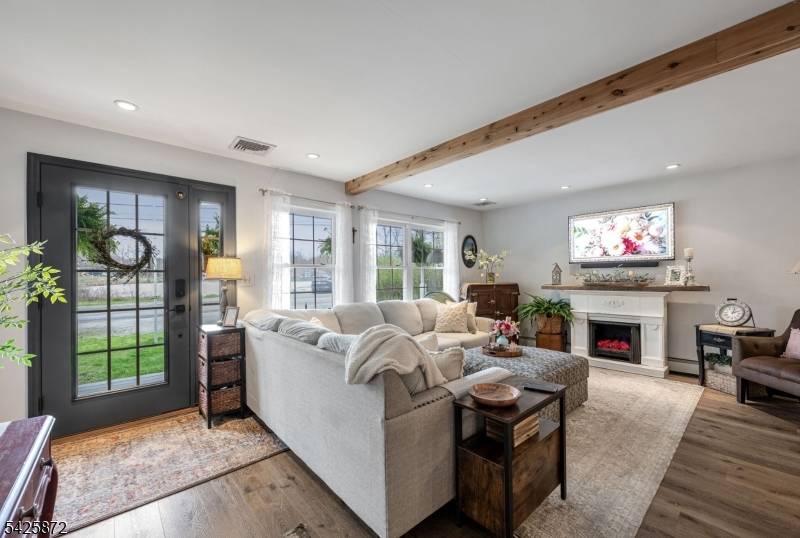 6 Grove Rd, Jefferson Twp., NJ 07438