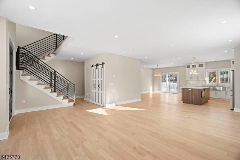 12-41 Western Dr, Fair Lawn Boro, NJ 07410