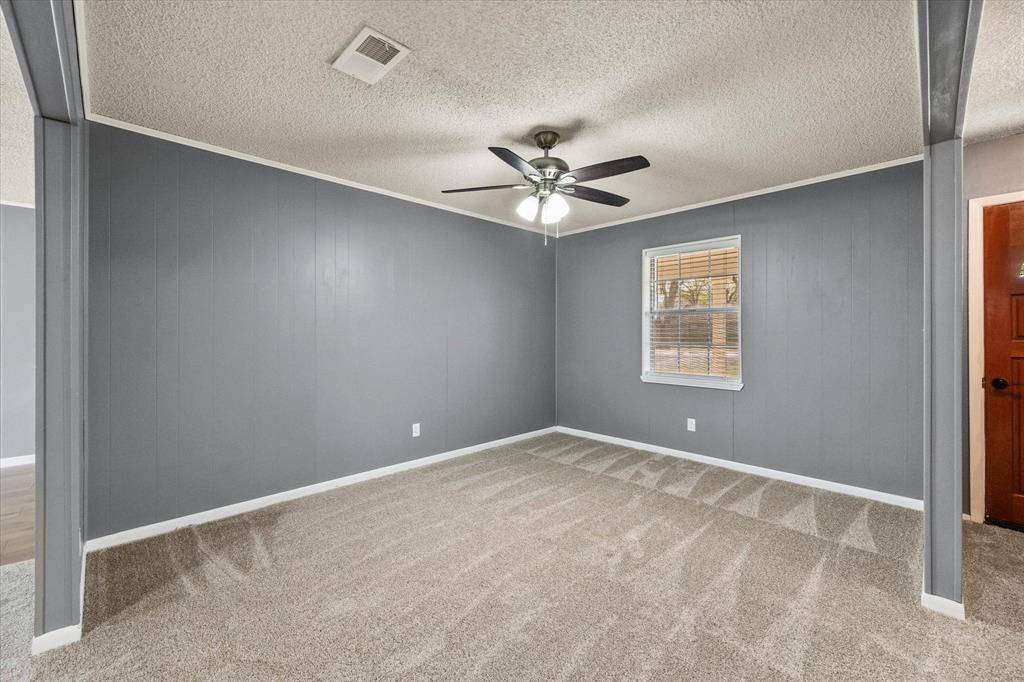 536 Robindale Lane, Fairfield, TX 75840