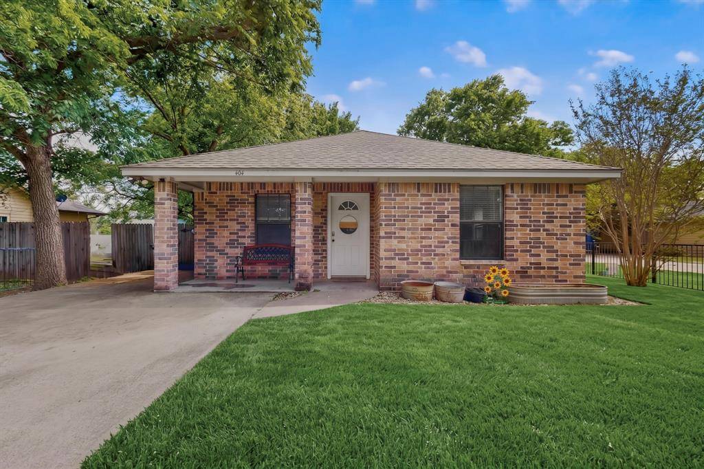 494 Park Street, Cleburne, TX 76031