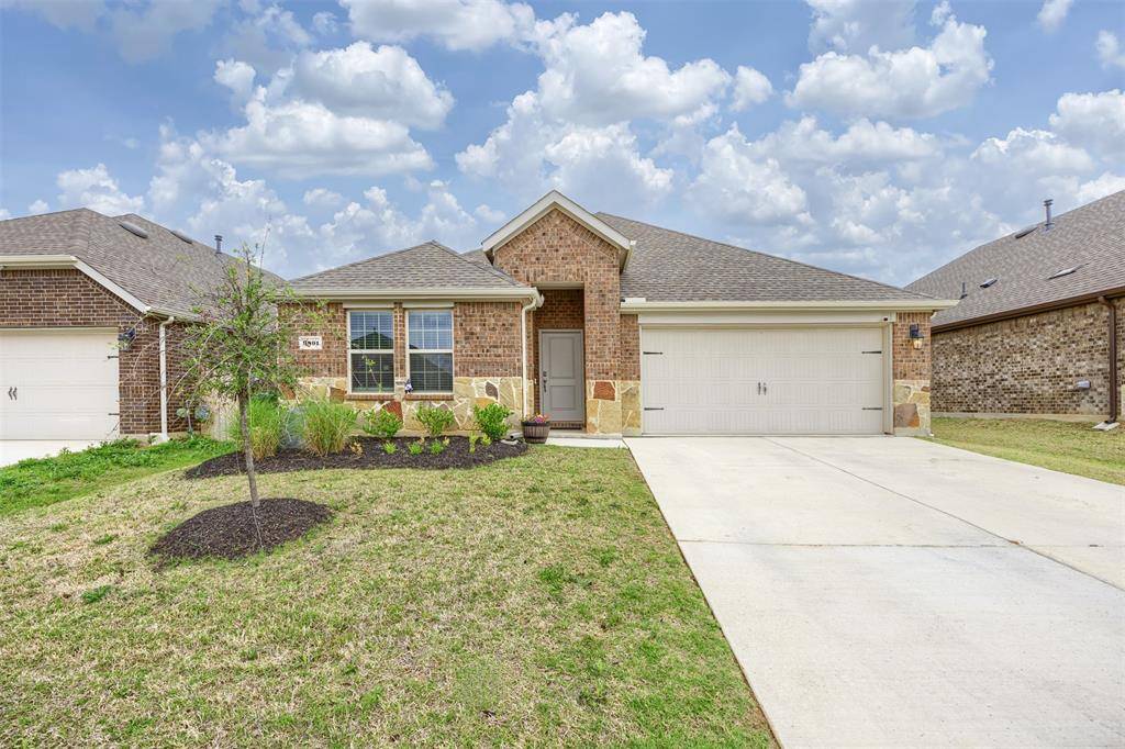 9801 Elk Falls Lane, Aubrey, TX 76227
