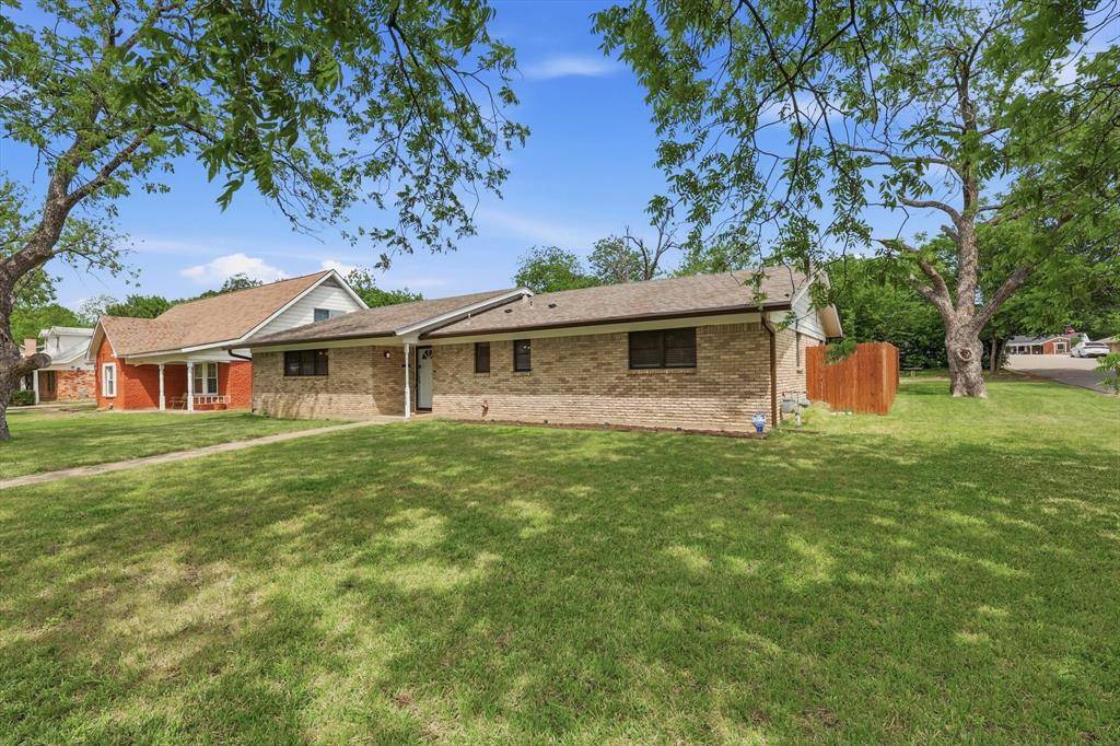 713 Waggoner Drive, Arlington, TX 76013