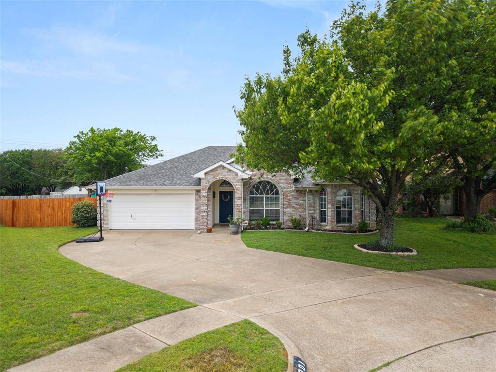 801 Switzer Lane, Cedar Hill, TX 75104