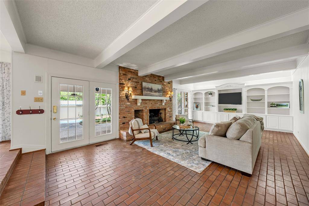 8941 Raven Drive, Woodway, TX 76712