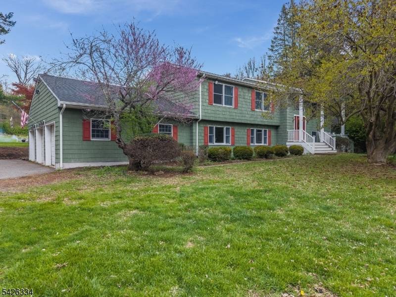 46 Sutton Rd, Tewksbury Twp., NJ 08833