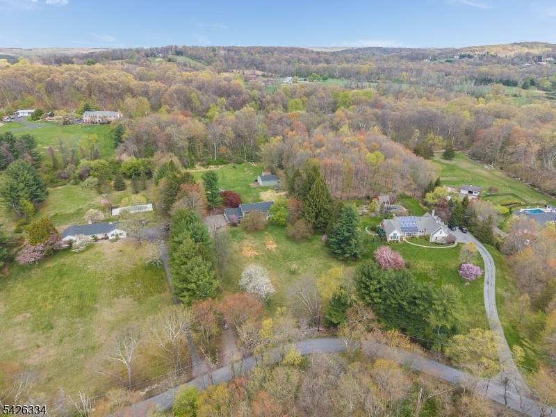 46 Sutton Rd, Tewksbury Twp., NJ 08833