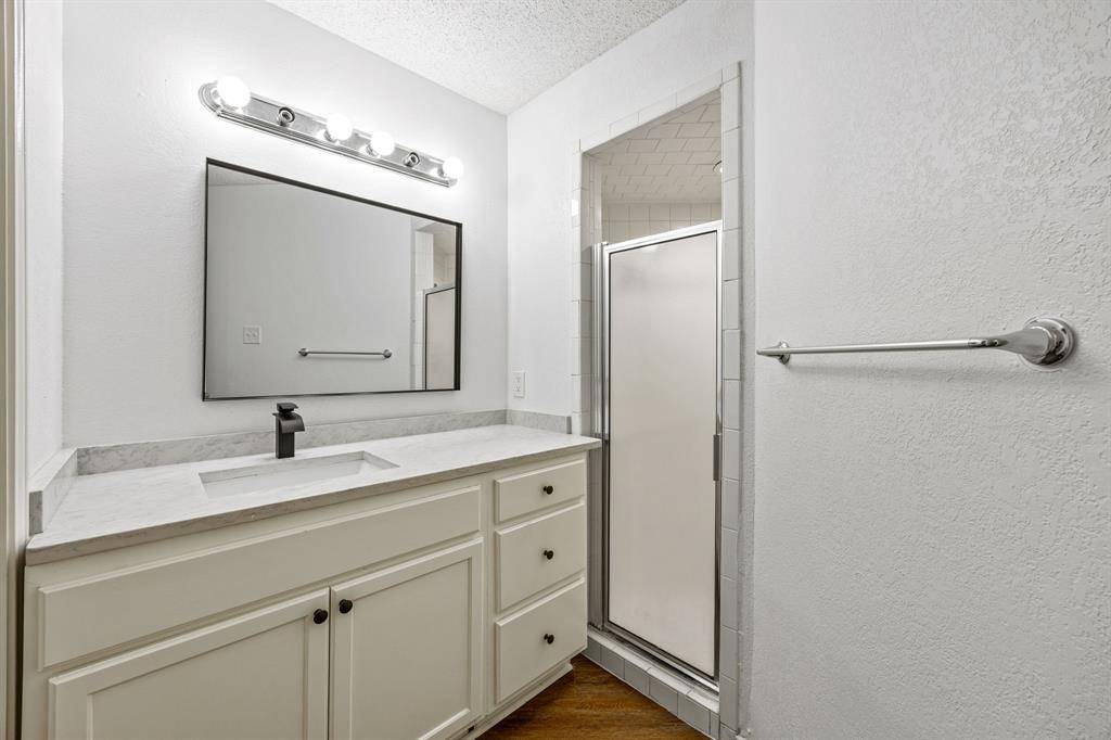 2713 Harvest Lake Drive, Irving, TX 75060