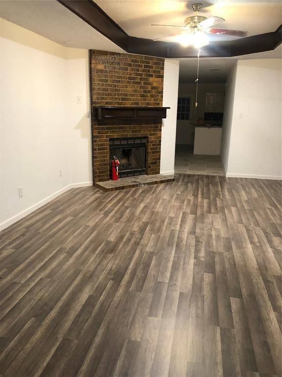 204 Matt Place, Grand Prairie, TX 75051