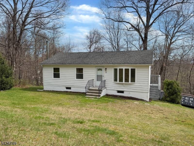 9 Fern Ct, Wantage Twp., NJ 07461