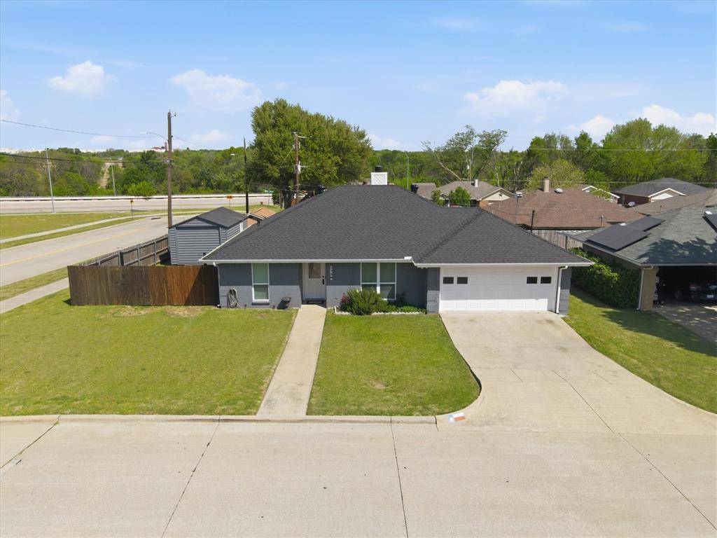 1728 S Bent Tree Trail, Grand Prairie, TX 75052