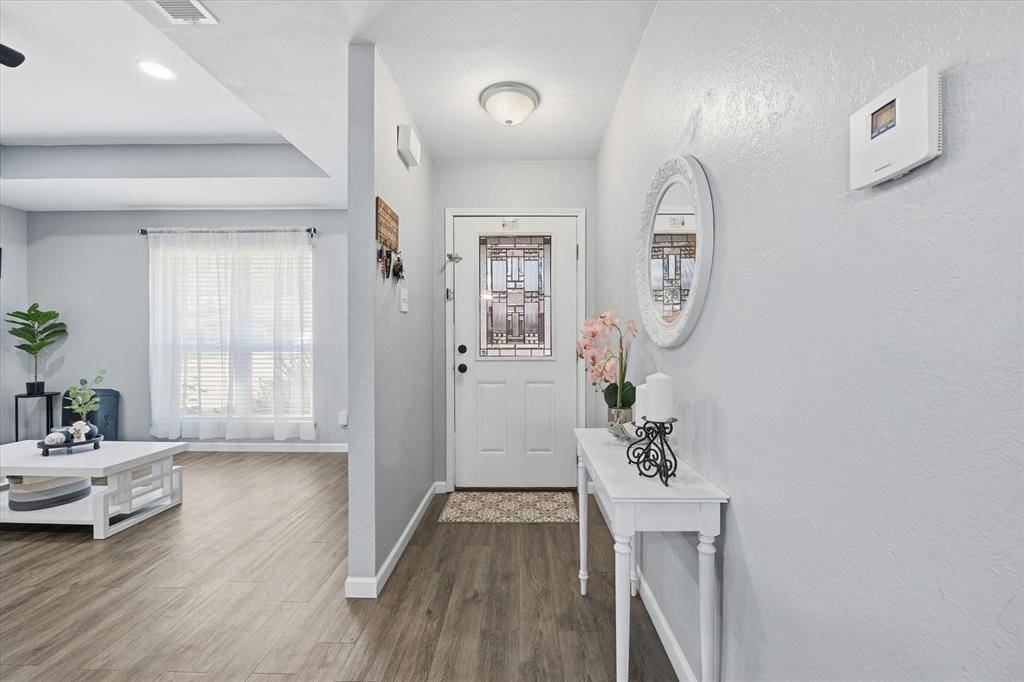 1728 S Bent Tree Trail, Grand Prairie, TX 75052