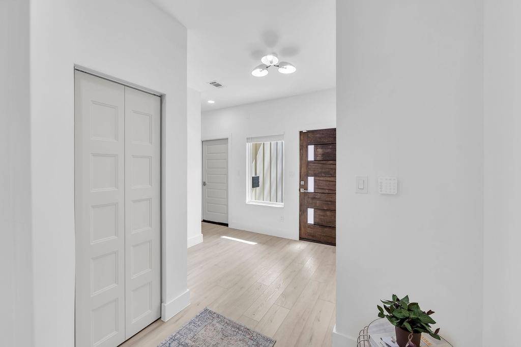 3624 Wendelkin Street, Dallas, TX 75215