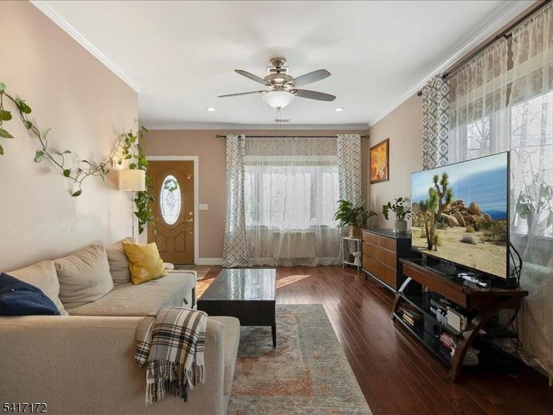 20 Forest Ave, Hawthorne Boro, NJ 07506