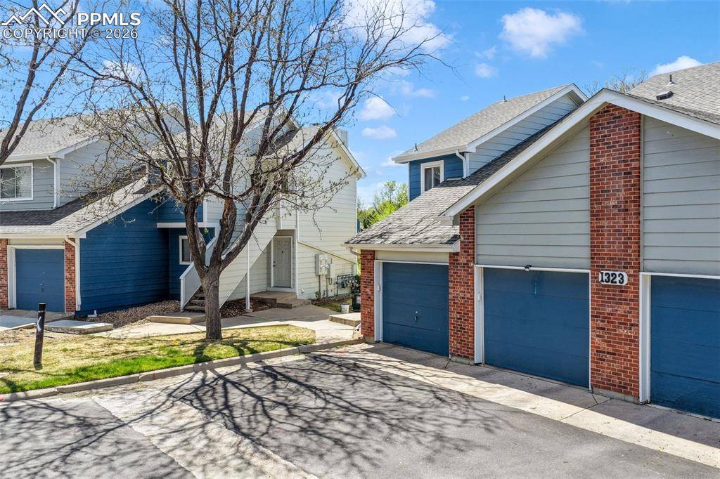 1323 S Cathay CT #202, Aurora, CO 80017