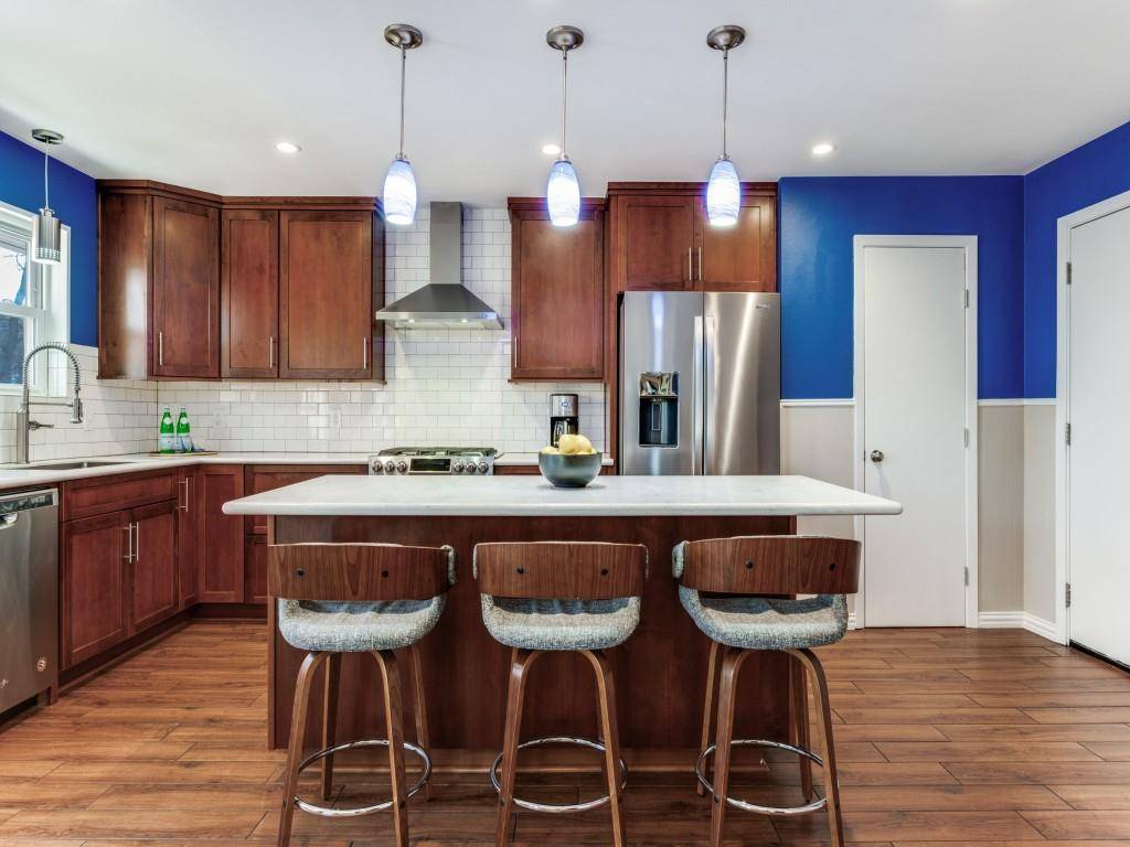 8306 Stonycreek Drive, Dallas, TX 75228