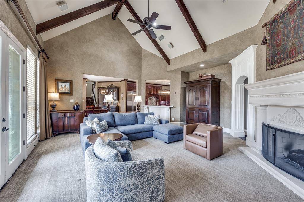 6428 Lavendale Avenue, Dallas, TX 75230