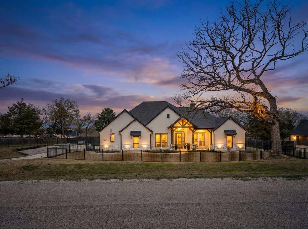 1004 Meadow Wood Terrace, Azle, TX 76020