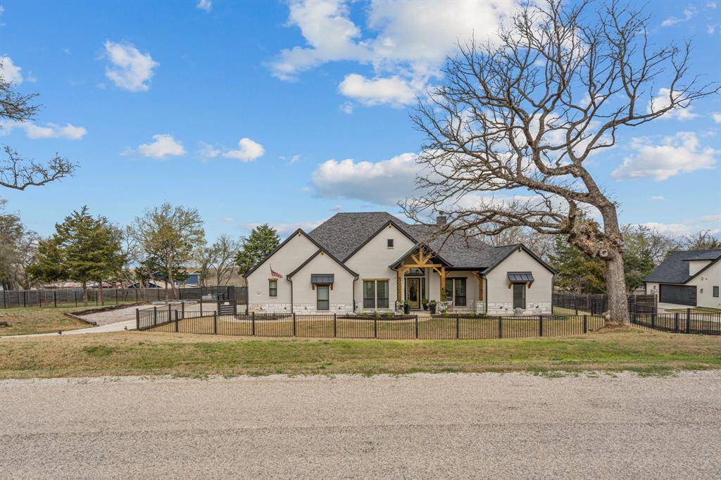 1004 Meadow Wood Terrace, Azle, TX 76020