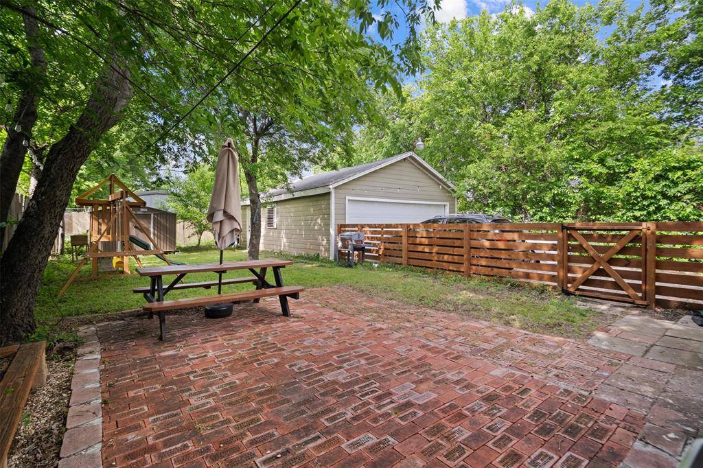 2539 Sharon Street, Dallas, TX 75211