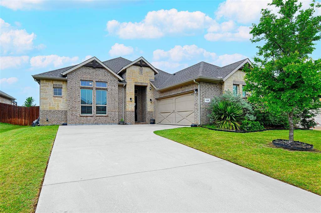 1106 Silver Oak Drive, Mansfield, TX 76063
