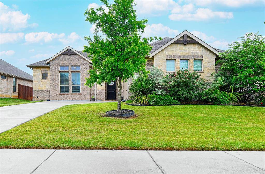 1106 Silver Oak Drive, Mansfield, TX 76063