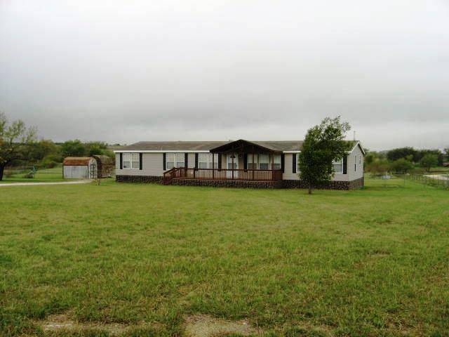 9413 Alabama Street, Joshua, TX 76058