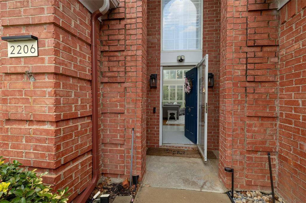 2206 Arbor Chase Circle, Arlington, TX 76011