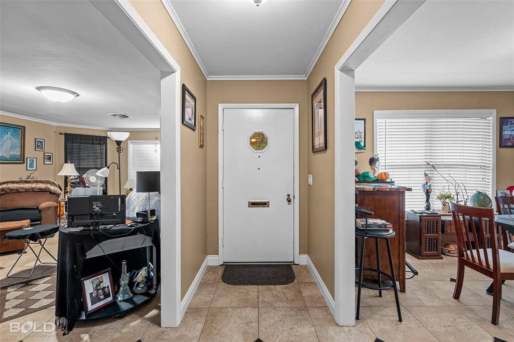 4445 Gilbert Drive, Shreveport, LA 71106