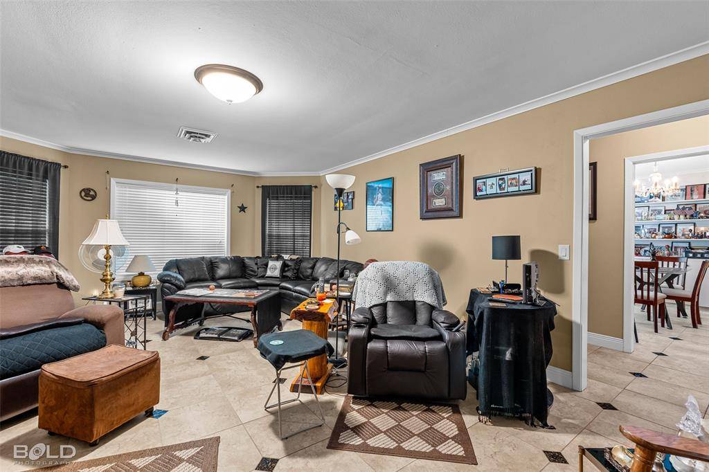 4445 Gilbert Drive, Shreveport, LA 71106