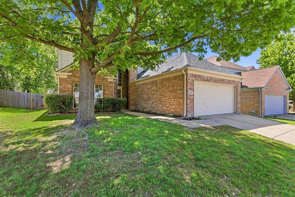 239 High Pointe Lane, Cedar Hill, TX 75104