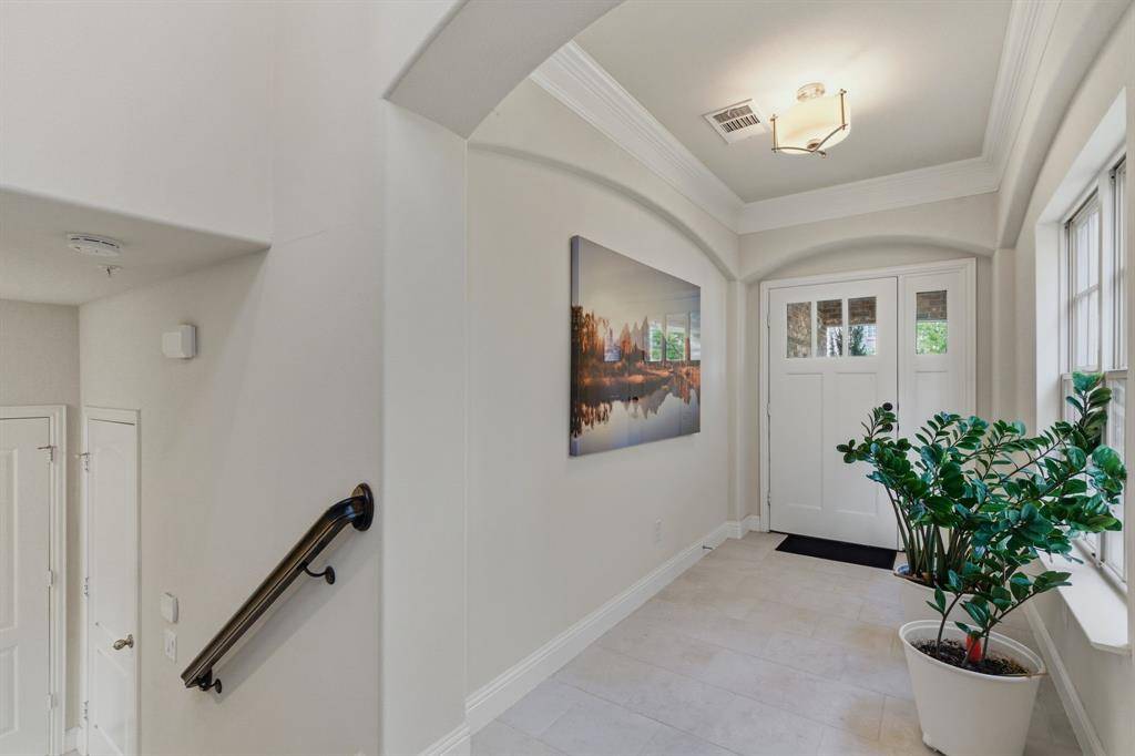 564 Waterloo Drive, Lewisville, TX 75067