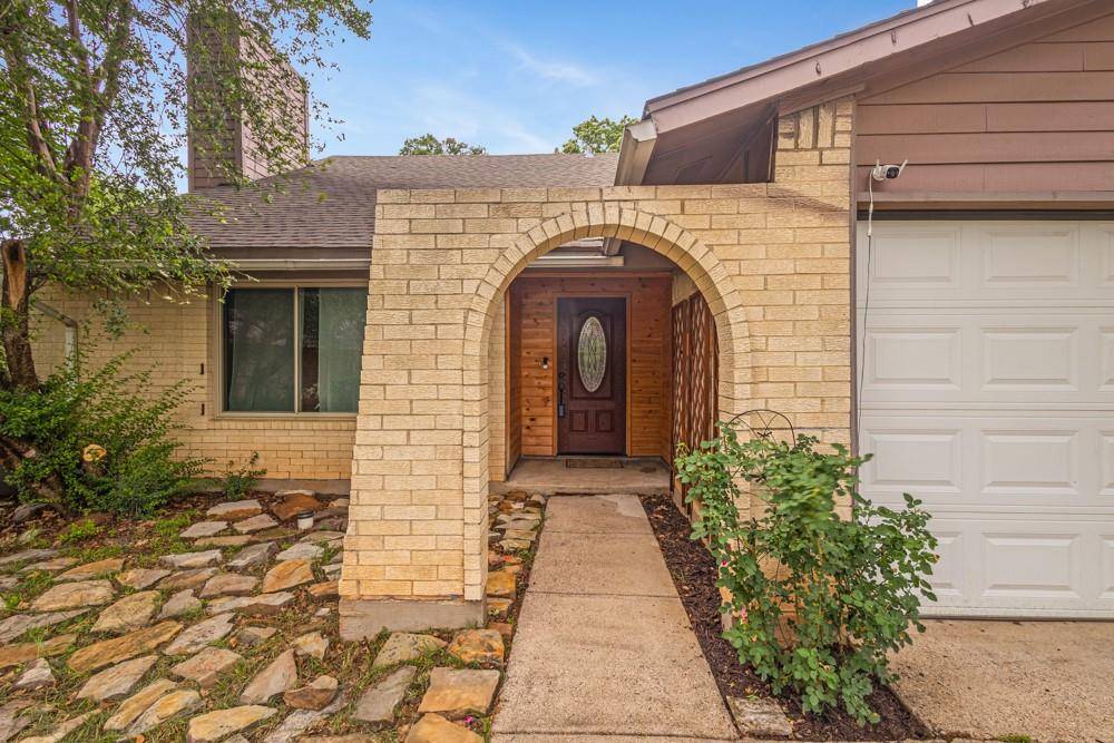 1307 Shady Hollow, Euless, TX 76039