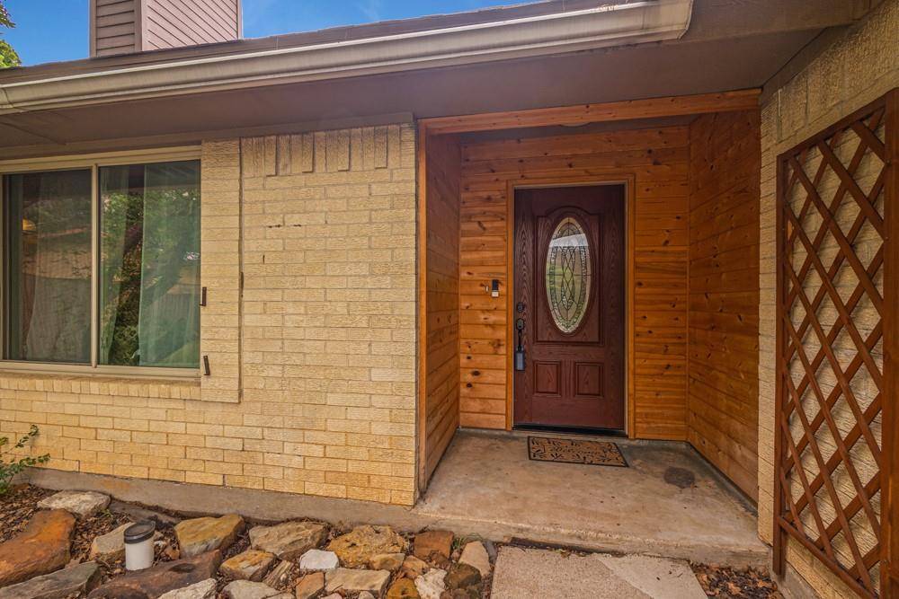 1307 Shady Hollow, Euless, TX 76039