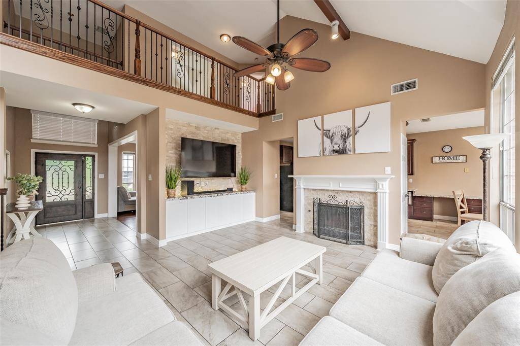 275 Meadowside Drive, Keller, TX 76248