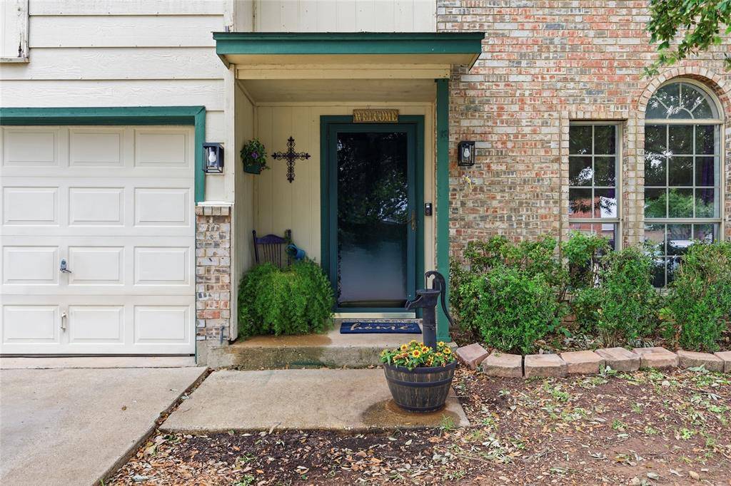 7716 Kelly Lynn Lane, Watauga, TX 76148