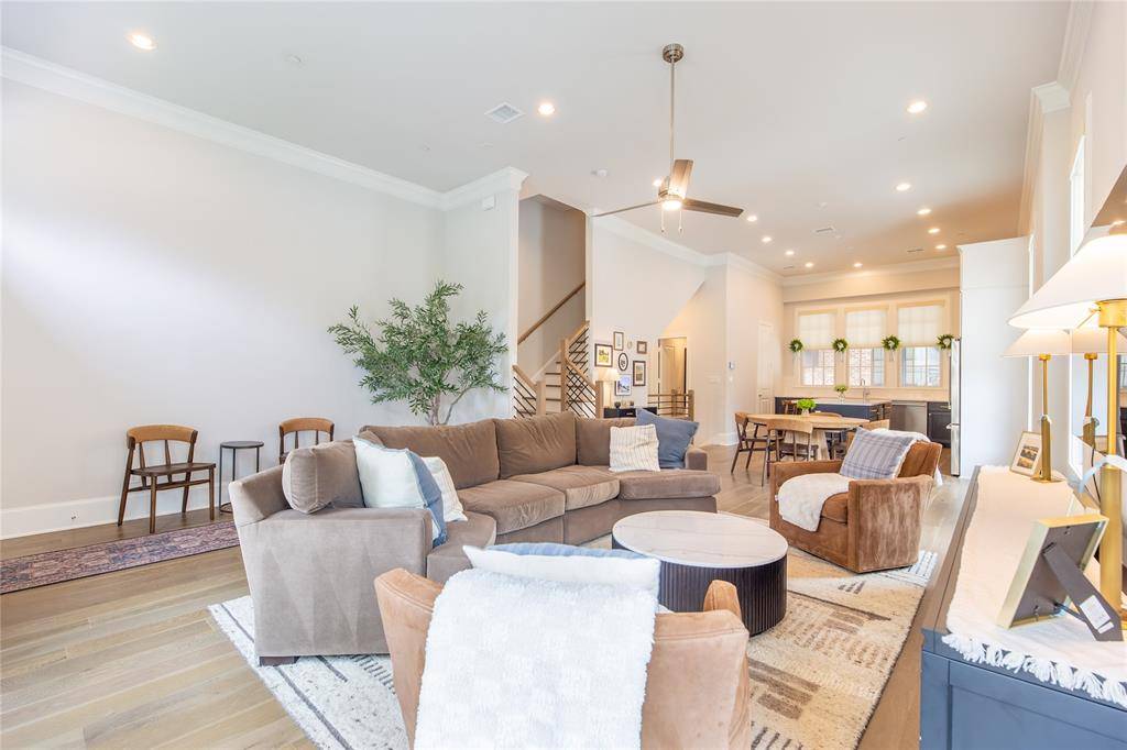 14948 Oak Street, Addison, TX 75001