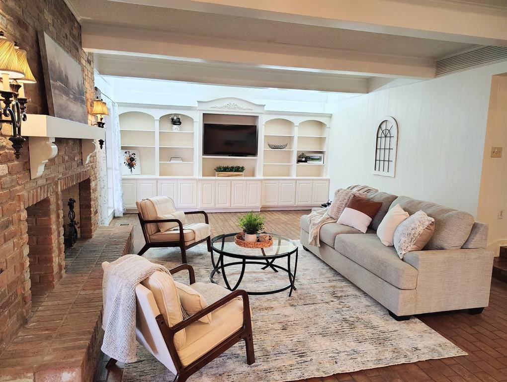 8941 Raven Drive, Woodway, TX 76712