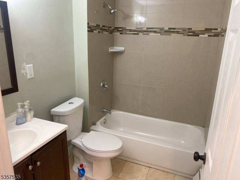 309 Martin Luther King Jr Dr, Jersey City, NJ 07305