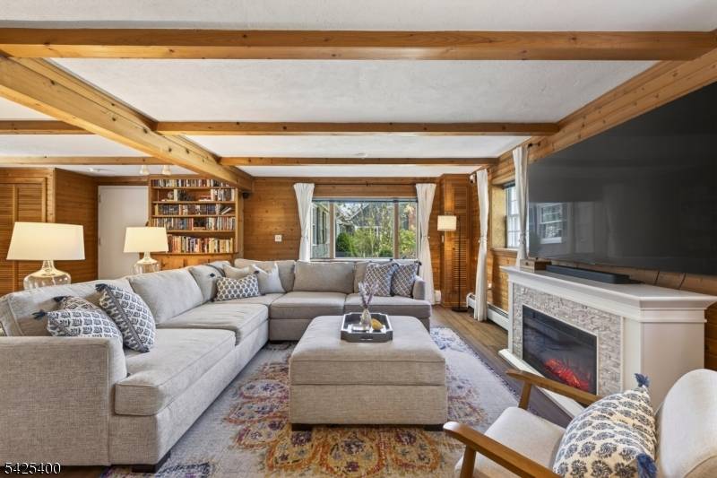 28 Spring Ridge Dr, Berkeley Heights Twp., NJ 07922