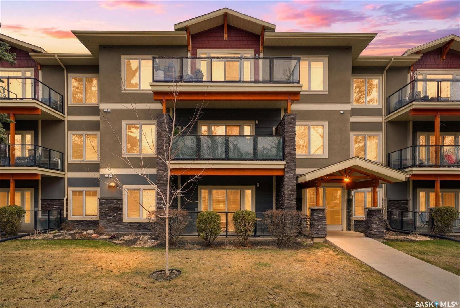 721 8th STREET E #308, Saskatoon, SK S7H 0R4