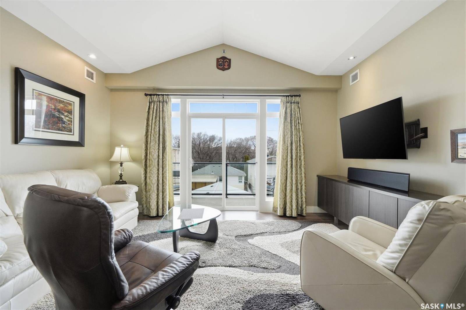 721 8th STREET E #308, Saskatoon, SK S7H 0R4