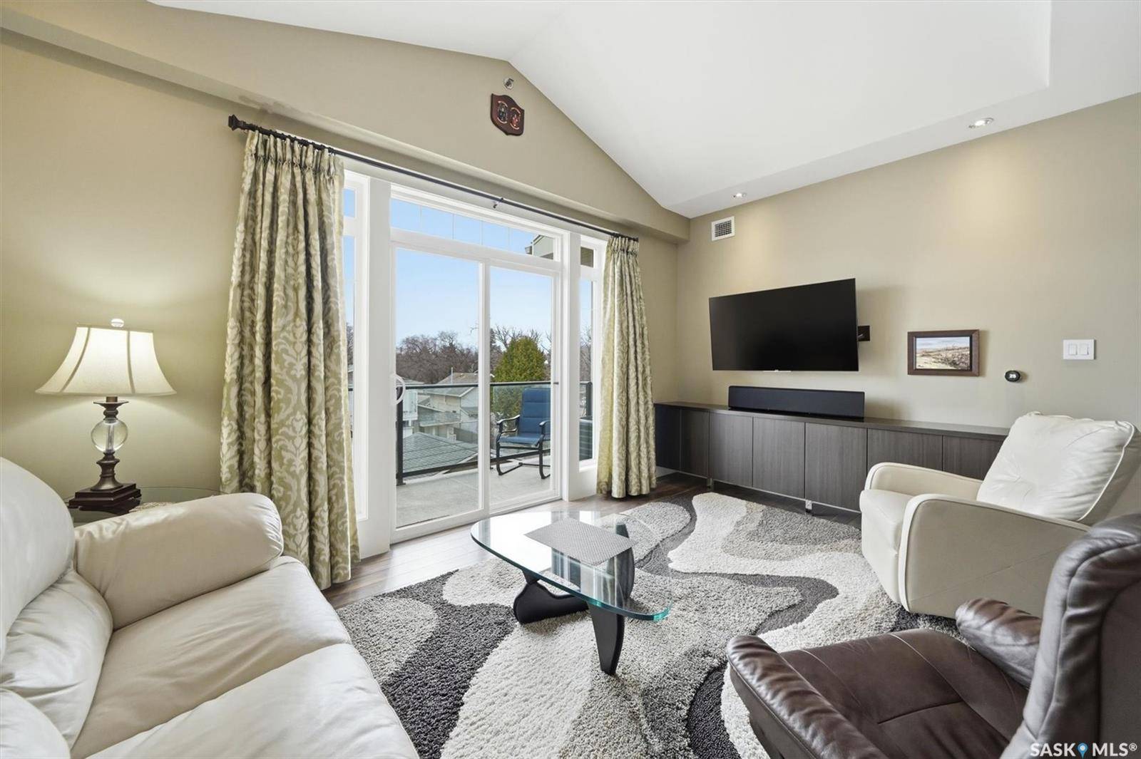 721 8th STREET E #308, Saskatoon, SK S7H 0R4